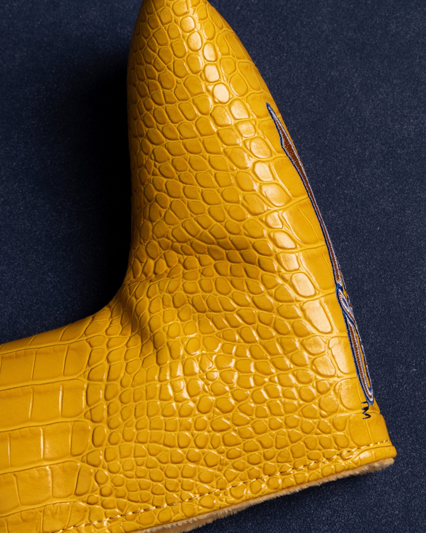 Chattanooga Mocs Croc Grain Leather Blade Putter Cover